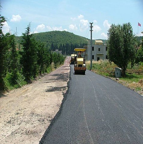  HÜRRİYET VE CUMHURİYET MAHALLELERİ SICAK ASFALT YAPILMASI