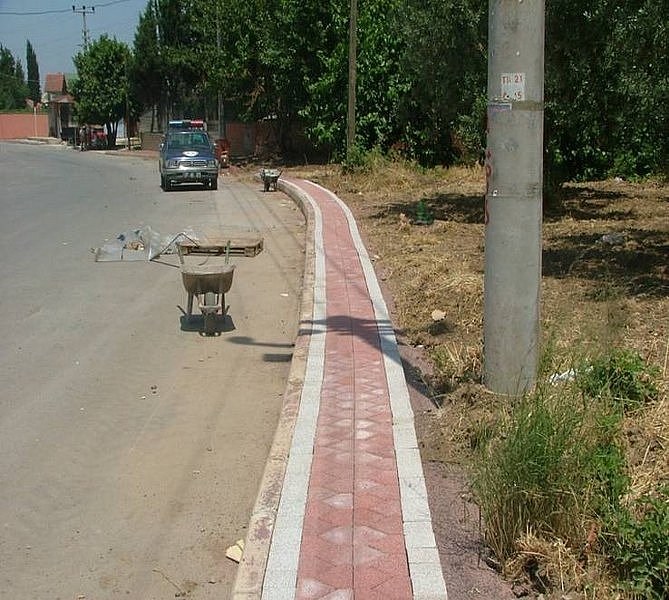  AYAZMA YOLU EKREM YAVUZ PARKI ARASI KALDIRIM YAPIMI