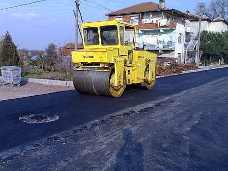  CUMHURİYET MAHALLESİ OVA MEVKİİNDE YOL ASFALTLAMA ÇALIŞMALARI