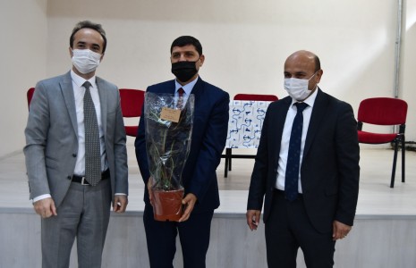 Öğretmenler Gününe buruk kutlama