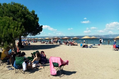 Hersek Sahili, doldu taştı