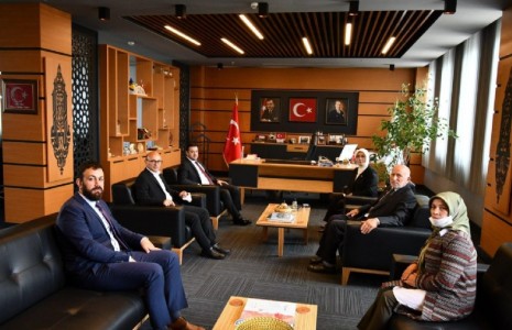 AK Parti’den Başkan Oral’a ziyaret