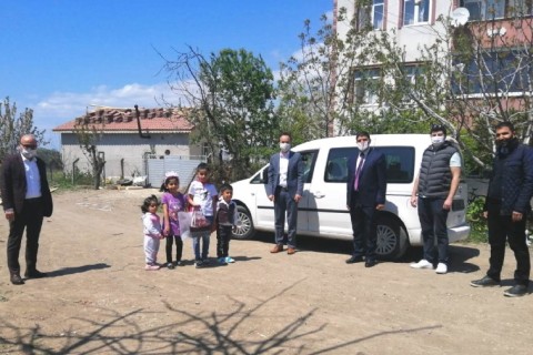 23 Nisan doğumlu çocuklara sürpriz pasta