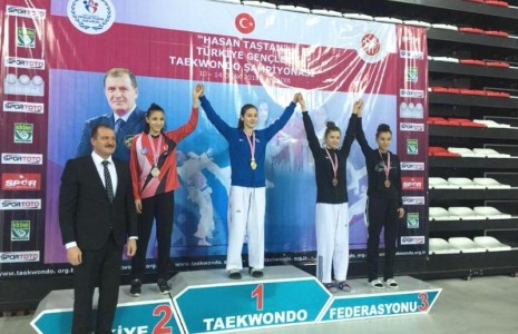 Nisa Özkaya, Türkiye üçüncüsü