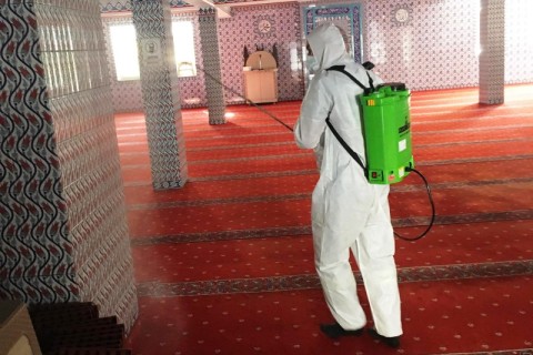 Camiler ilaçlanıyor