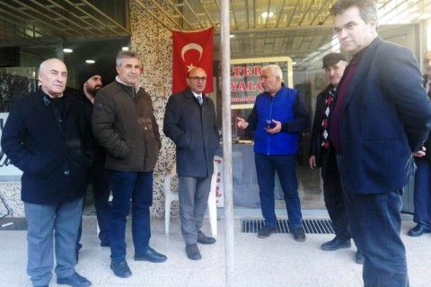 Esnafla görüş alışverişine devam