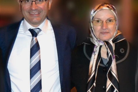 “Cennet annelerin ayaklarının altındadır”