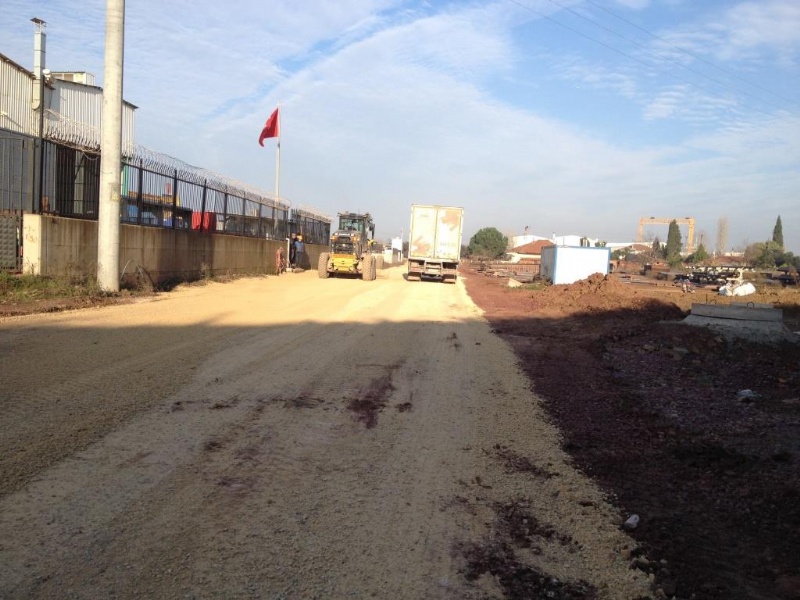 Cemre Tersanesi yolunda PMT seriminden sonra asfalt serimi tamamlandı.     